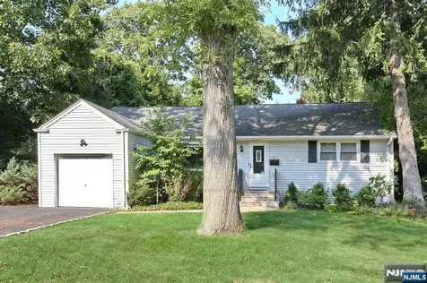 11 Evans Road Cresskill NJ 07626