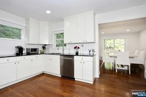11 Evans Road Cresskill NJ 07626