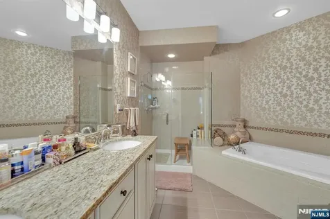 1107 Wickham Terrace Clifton NJ 07013