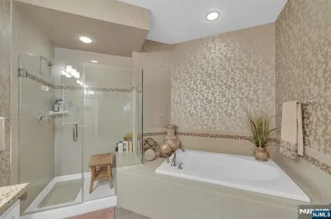 1107 Wickham Terrace Clifton NJ 07013