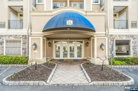 1107 Wickham Terrace Clifton NJ 07013