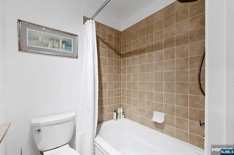 34 Seminole Avenue Oakland NJ 07436