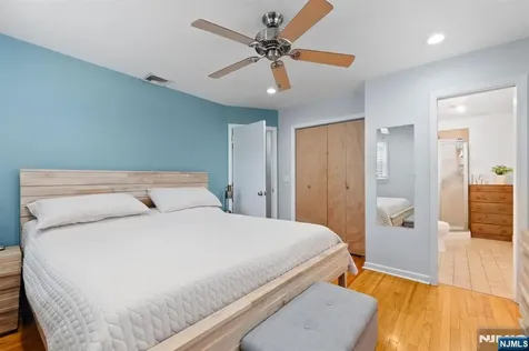 34 Seminole Avenue Oakland NJ 07436