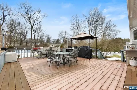 34 Seminole Avenue Oakland NJ 07436