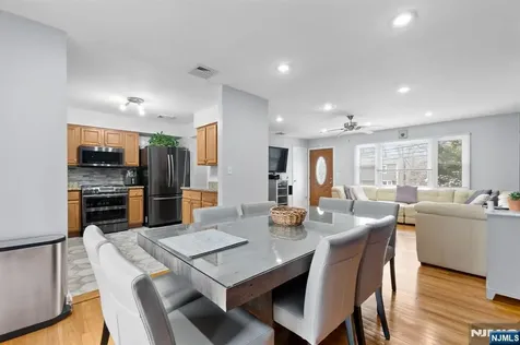 34 Seminole Avenue Oakland NJ 07436