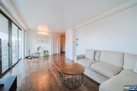 277 Prospect Avenue Hackensack NJ 07601