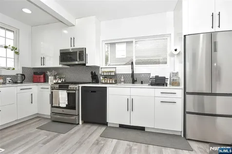 89 Forest Place Rochelle Park NJ 07662