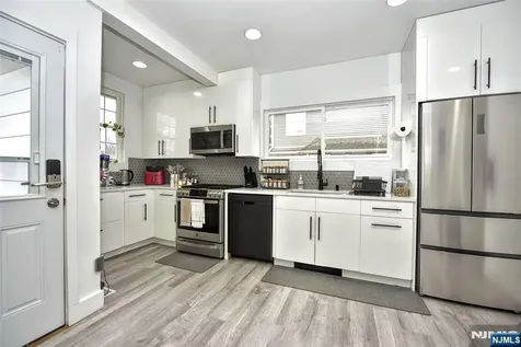 89 Forest Place Rochelle Park NJ 07662