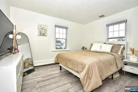89 Forest Place Rochelle Park NJ 07662