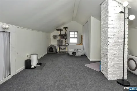 89 Forest Place Rochelle Park NJ 07662