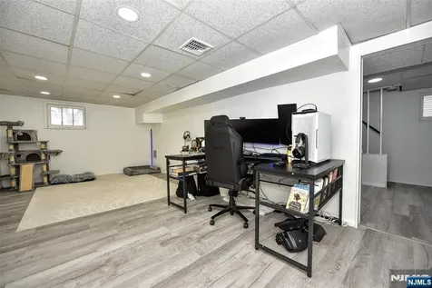 89 Forest Place Rochelle Park NJ 07662
