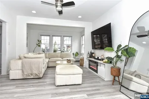 89 Forest Place Rochelle Park NJ 07662