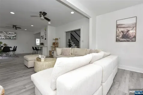 89 Forest Place Rochelle Park NJ 07662