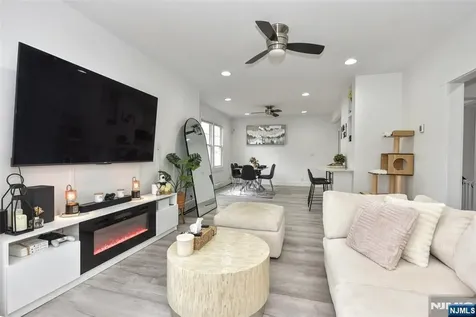 89 Forest Place Rochelle Park NJ 07662