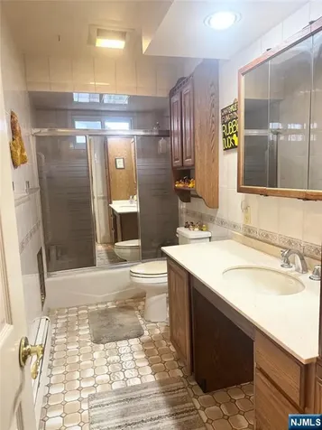 1033 Park Drive Secaucus NJ 07094