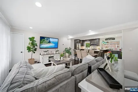 55 15th Street Hawthorne NJ 07506