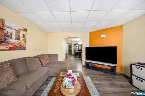 409 Hamilton Street Harrison NJ 07029