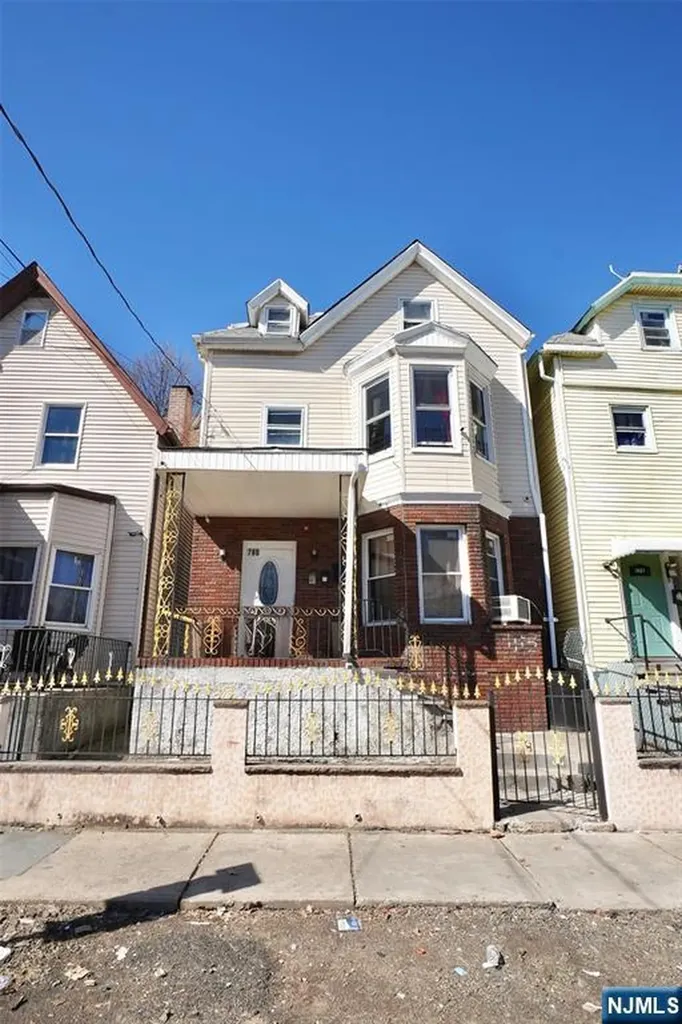 780 Madison Avenue Paterson NJ 07501