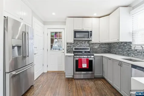 32 Elmwood Terrace Irvington NJ 07111