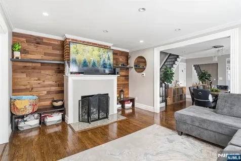 32 Elmwood Terrace Irvington NJ 07111