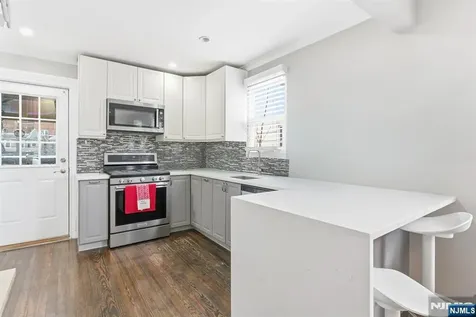 32 Elmwood Terrace Irvington NJ 07111