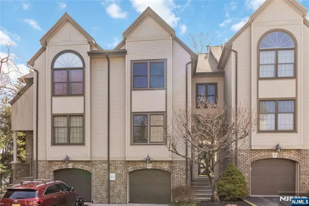 30 Jordan Drive River Edge NJ 07661