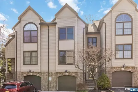 30 Jordan Drive River Edge NJ 07661