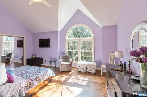 30 Jordan Drive River Edge NJ 07661