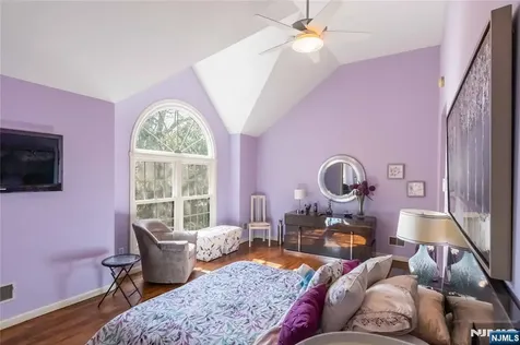30 Jordan Drive River Edge NJ 07661