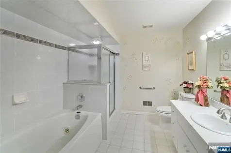 30 Jordan Drive River Edge NJ 07661