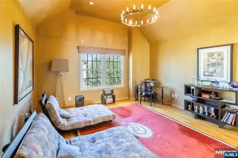 30 Jordan Drive River Edge NJ 07661