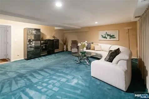 30 Jordan Drive River Edge NJ 07661