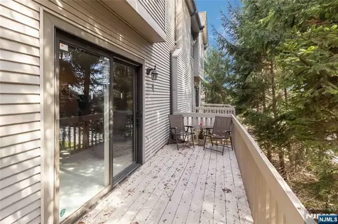 30 Jordan Drive River Edge NJ 07661