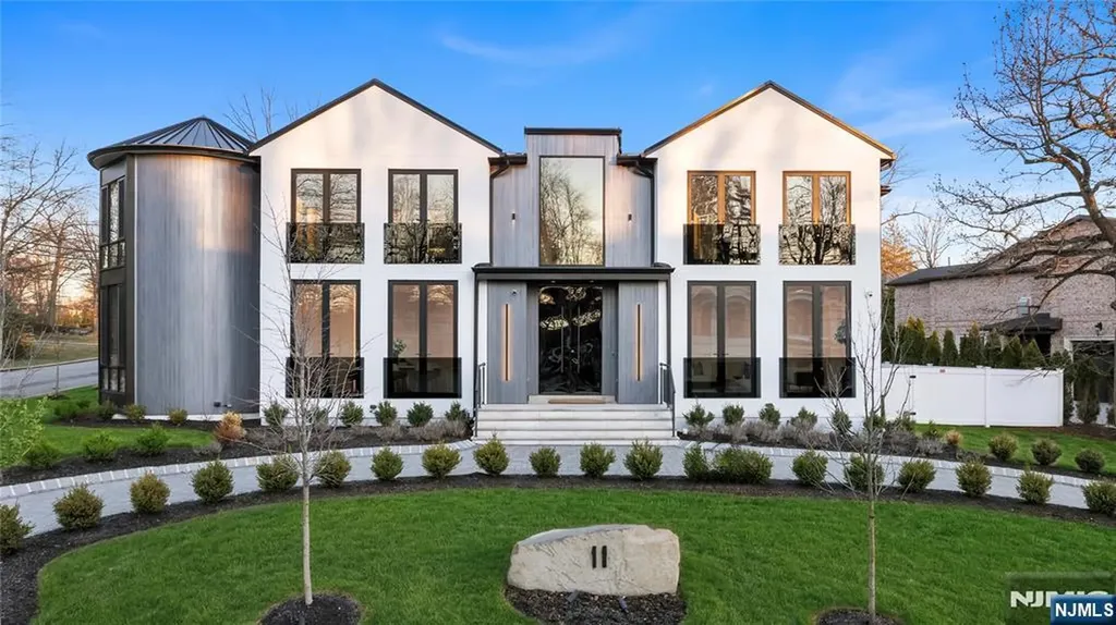 11 Roberts Road Englewood Cliffs NJ 07632