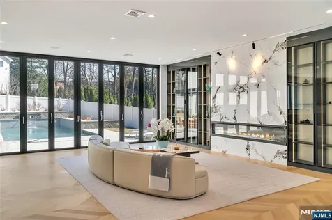 11 Roberts Road Englewood Cliffs NJ 07632