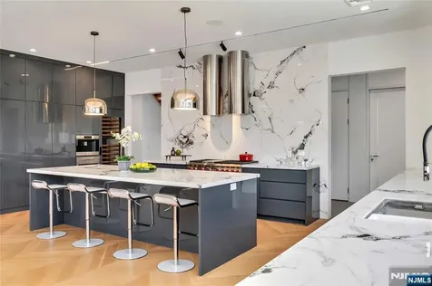 11 Roberts Road Englewood Cliffs NJ 07632