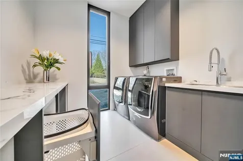 11 Roberts Road Englewood Cliffs NJ 07632