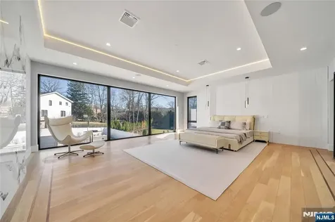 11 Roberts Road Englewood Cliffs NJ 07632