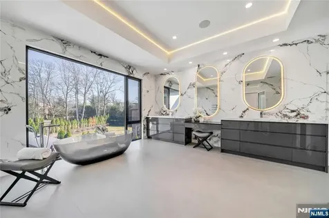 11 Roberts Road Englewood Cliffs NJ 07632
