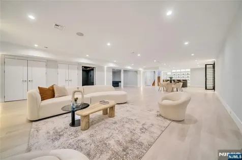 11 Roberts Road Englewood Cliffs NJ 07632