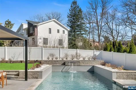 11 Roberts Road Englewood Cliffs NJ 07632