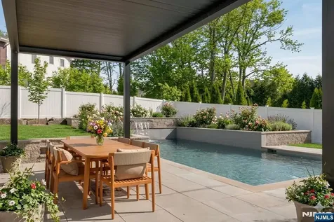 11 Roberts Road Englewood Cliffs NJ 07632