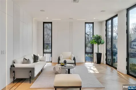 11 Roberts Road Englewood Cliffs NJ 07632