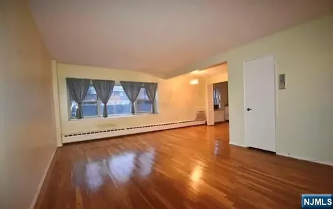 1565 Center Avenue Fort Lee NJ 07024