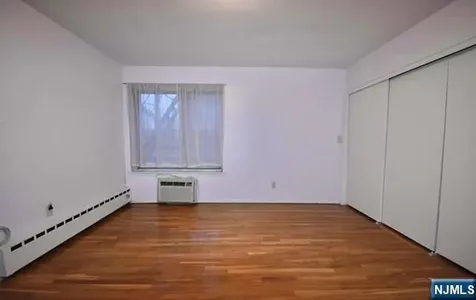 1565 Center Avenue Fort Lee NJ 07024