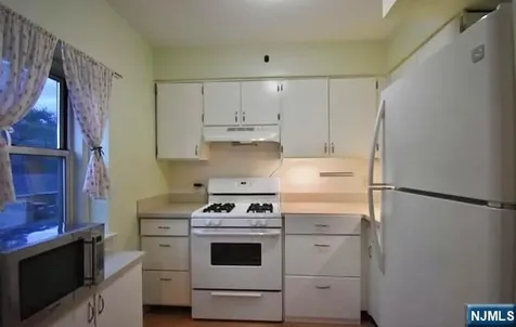 1565 Center Avenue Fort Lee NJ 07024