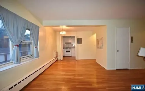 1565 Center Avenue Fort Lee NJ 07024