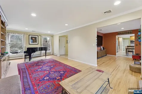 45 Hickory Lane Closter NJ 07624