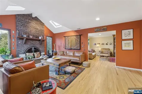 45 Hickory Lane Closter NJ 07624
