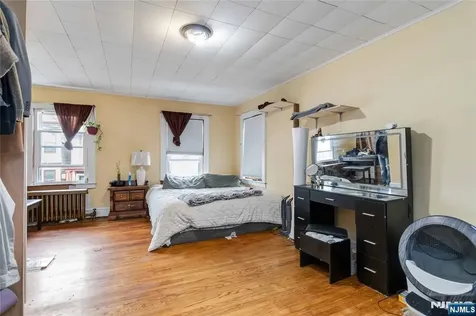 421 Central Avenue Harrison NJ 07029